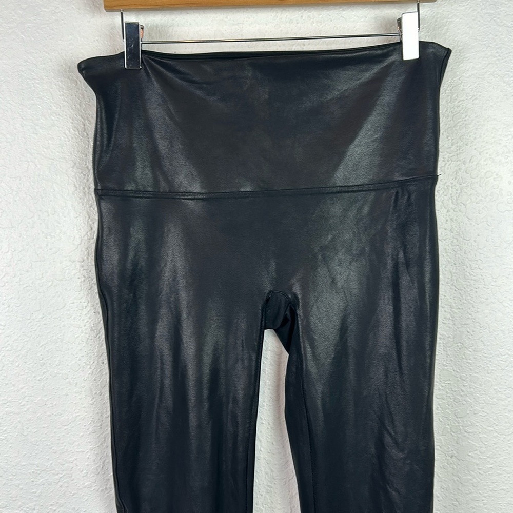 Perfect SPANX FAUX LEATHER LEGGINGS BLACK - Picture 4 of 8